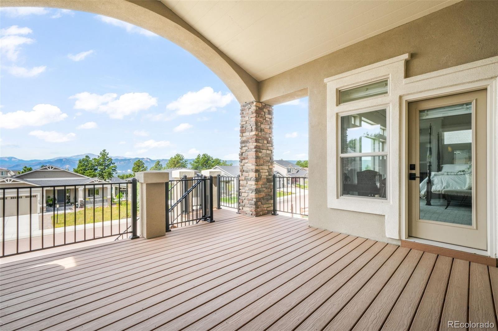 1070 Panoramic Drive