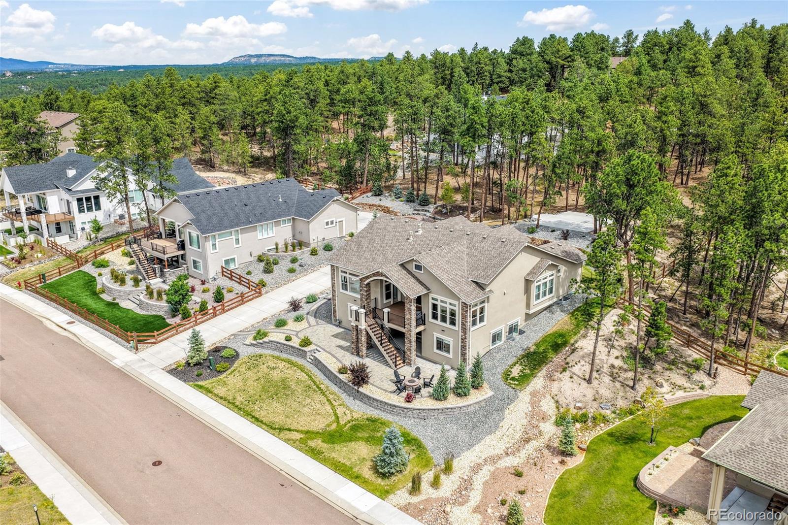 1070 Panoramic Drive