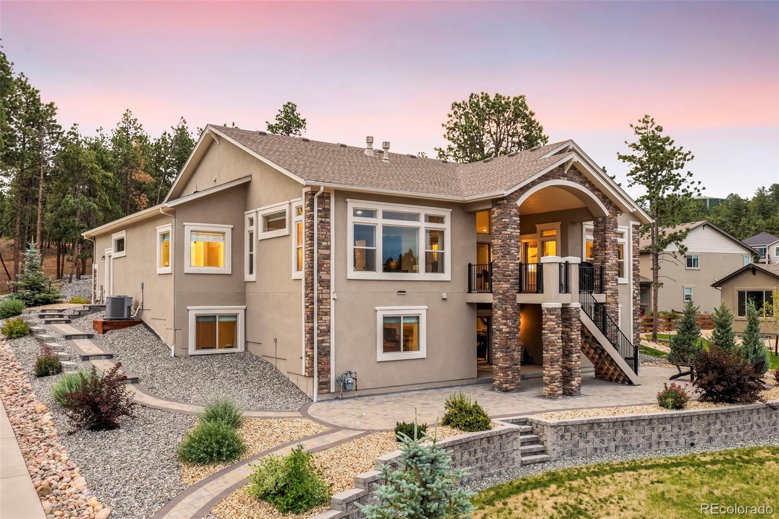 1070 Panoramic Drive