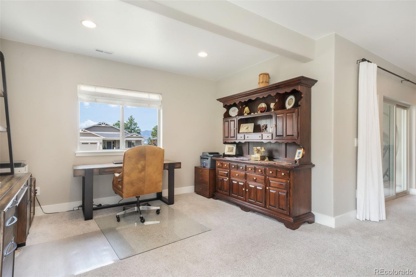 1070 Panoramic Drive