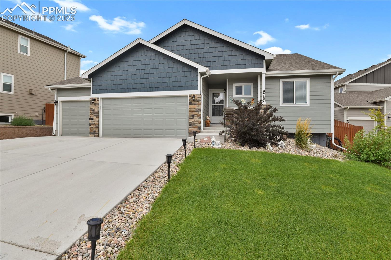 9767 Arbor Walk Lane
