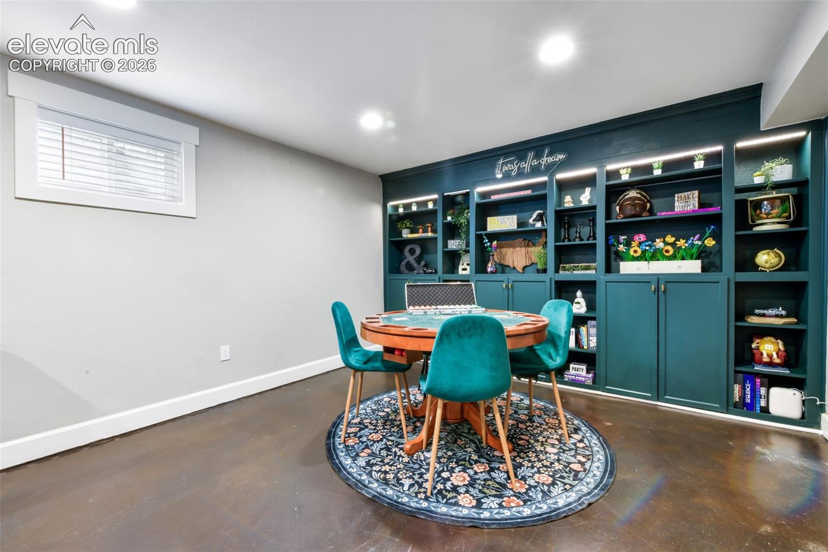 435 Wolverine Way