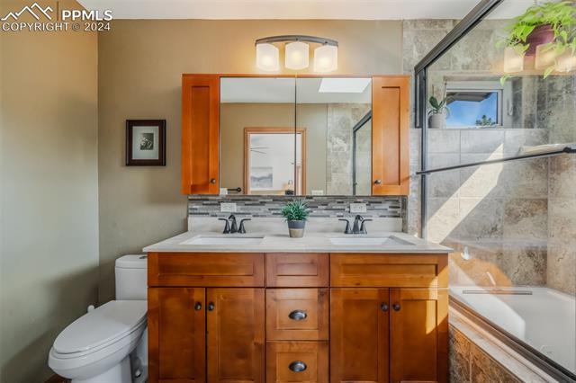 5221 Cliff Point Circle