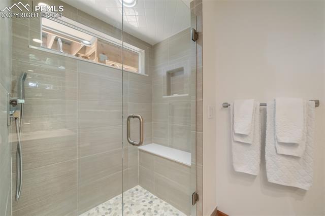 5221 Cliff Point Circle