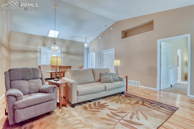 924 Tabor Place