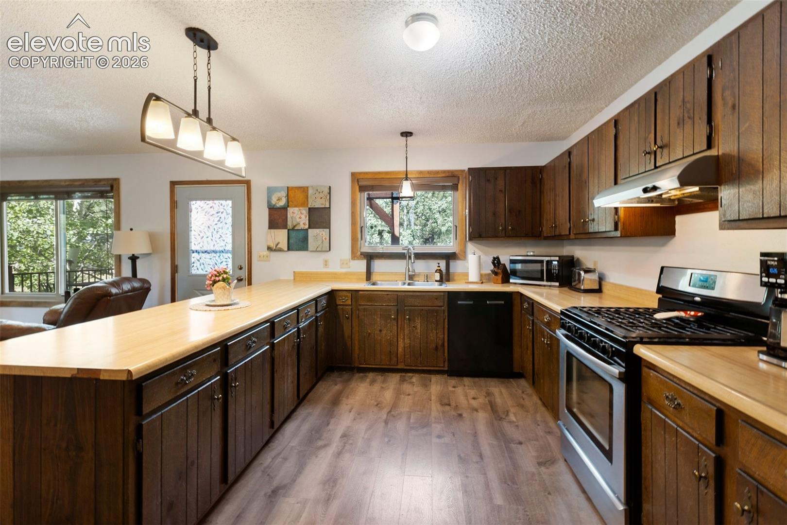 835 E Northwoods Drive