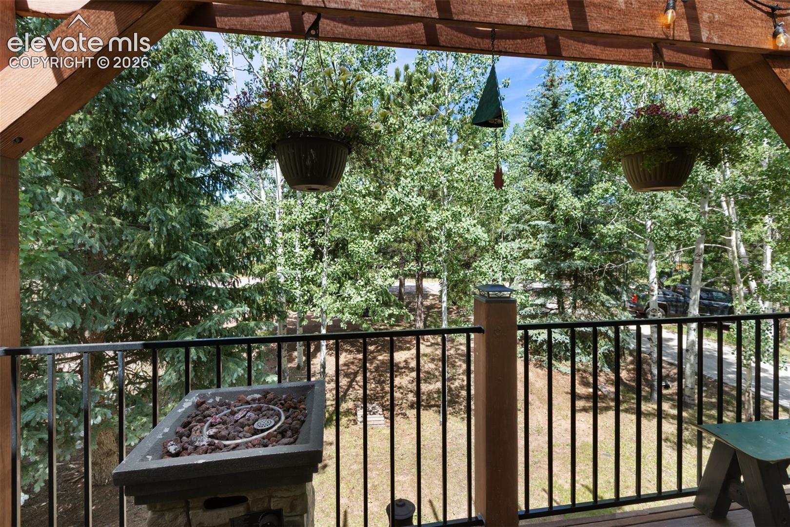 835 E Northwoods Drive