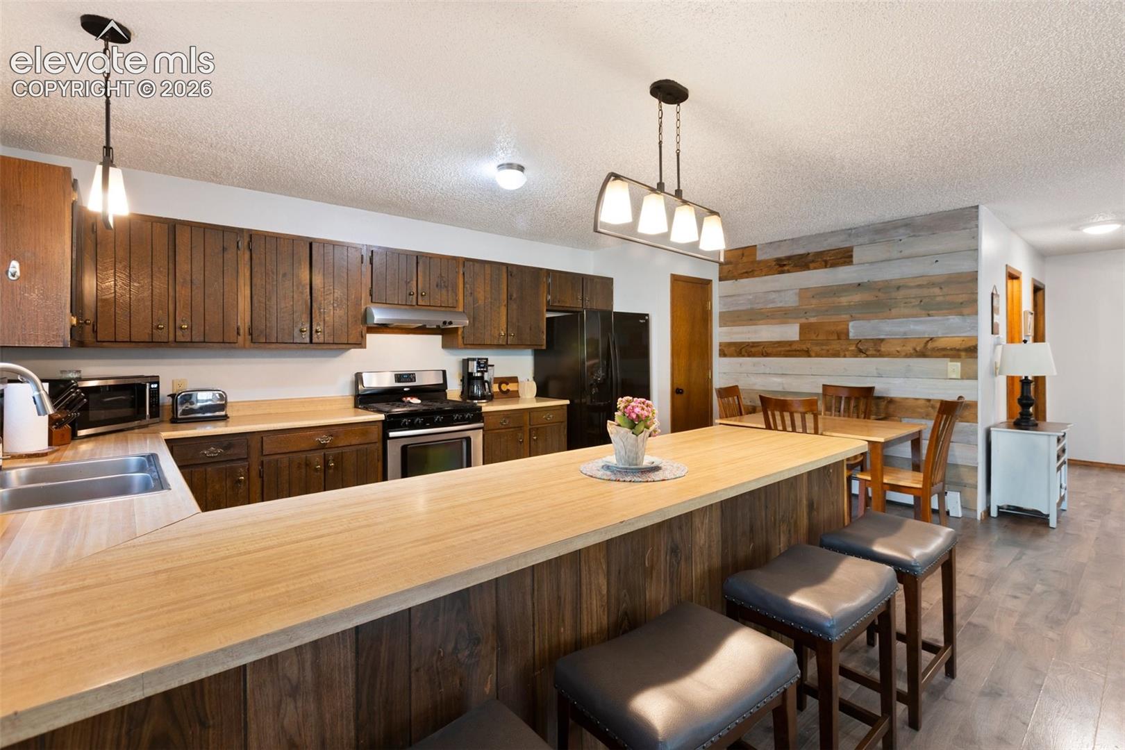 835 E Northwoods Drive