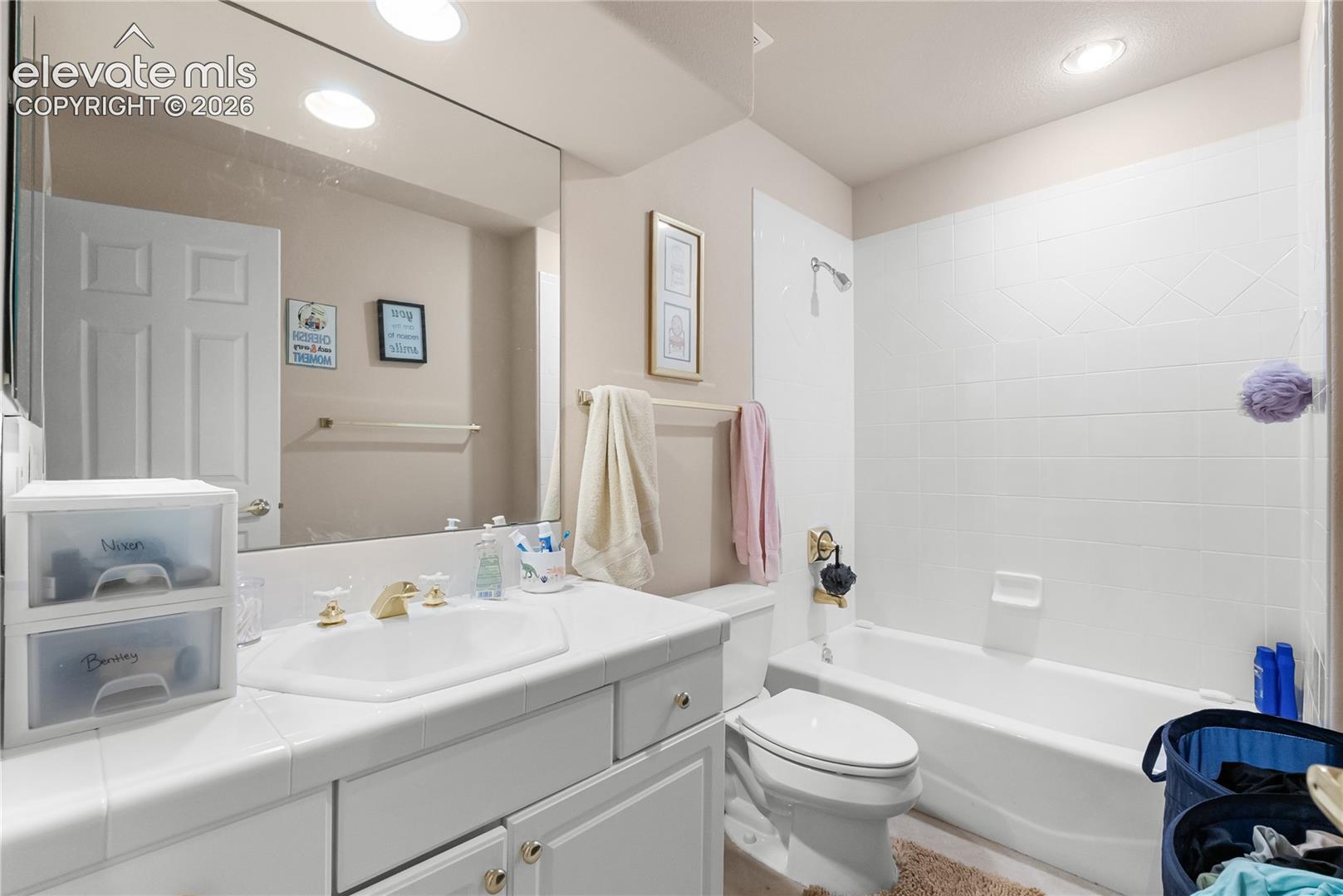8353 Twinberry Point