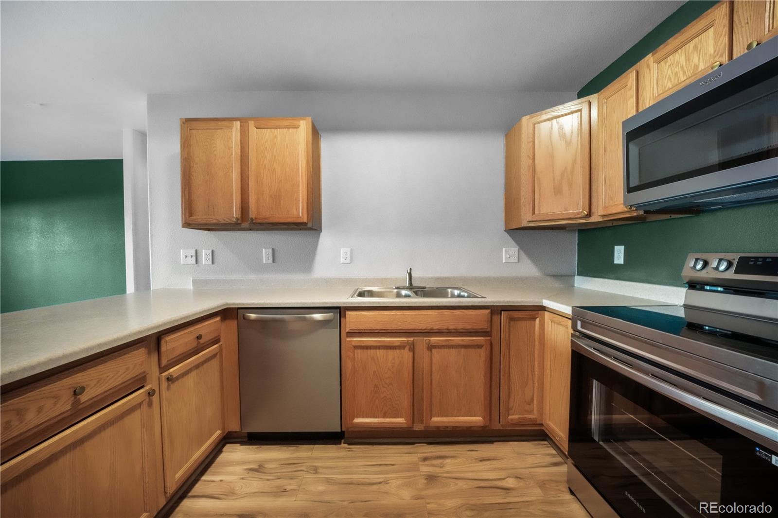 812 Hailey Glenn View