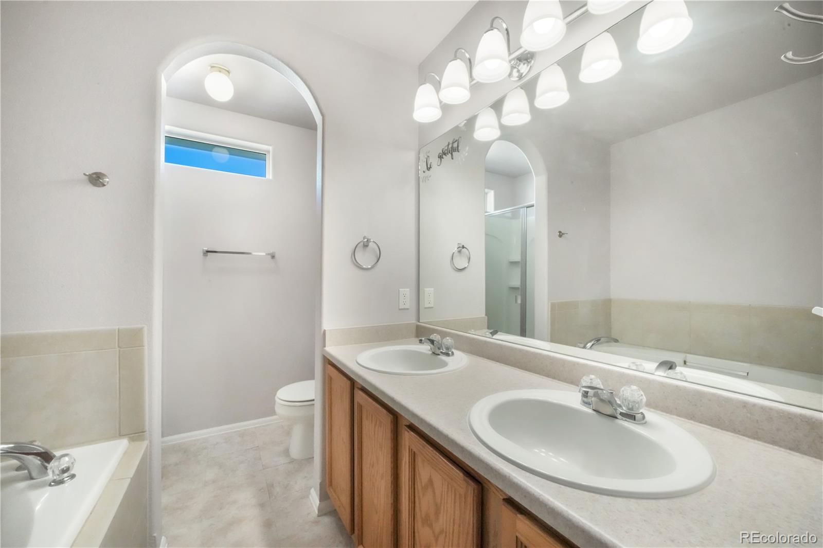 812 Hailey Glenn View