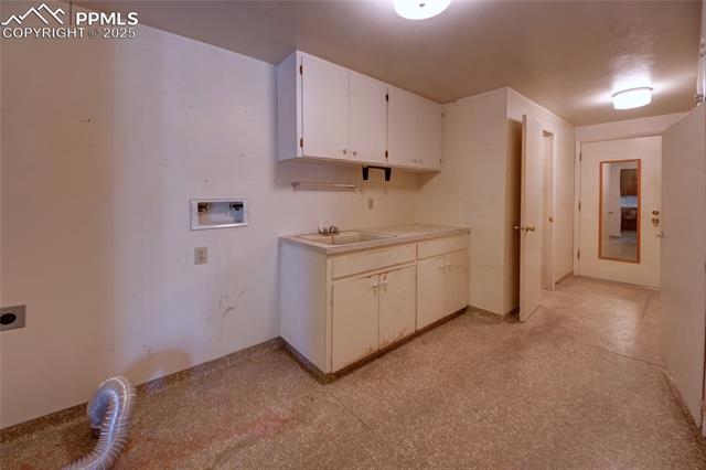 4113 Edwinstowe Avenue