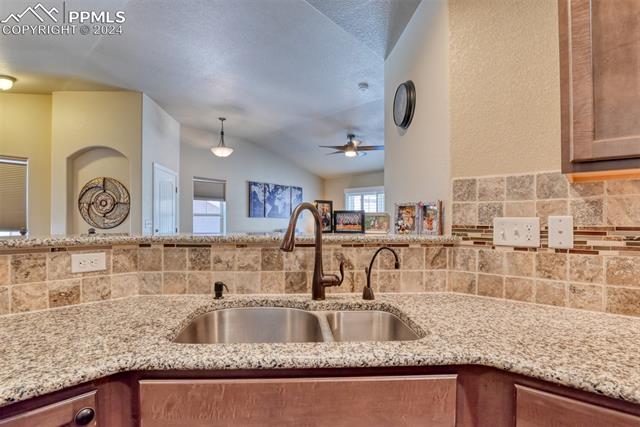 866 Yellow Jasper Point