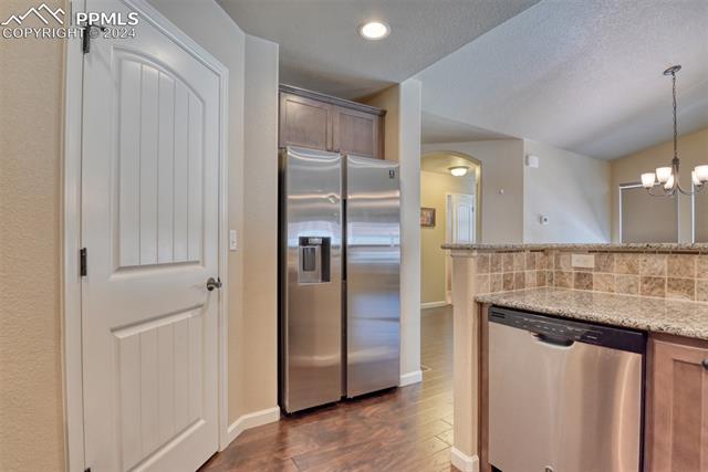 866 Yellow Jasper Point