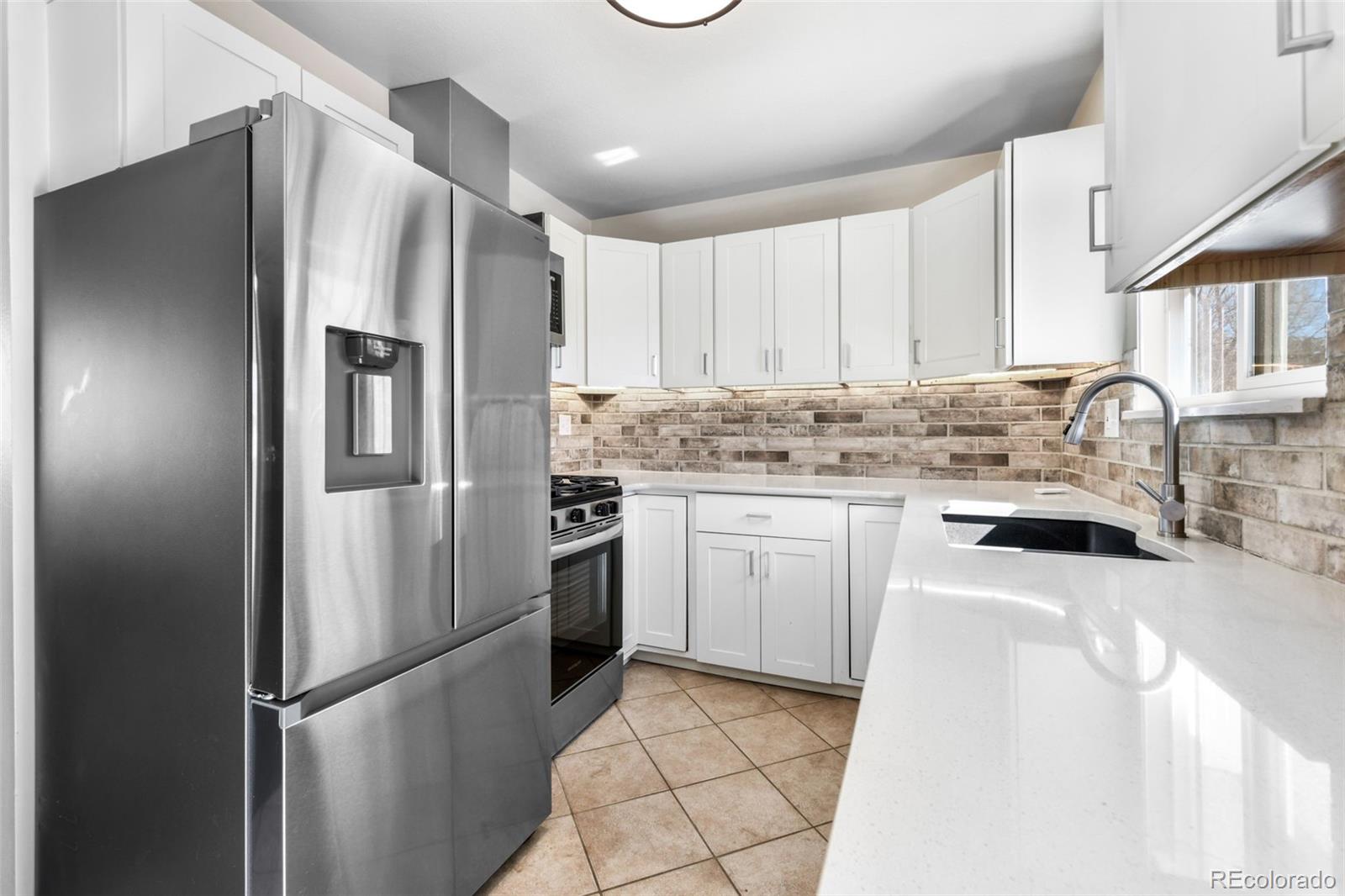 3801 Vaquero Circle