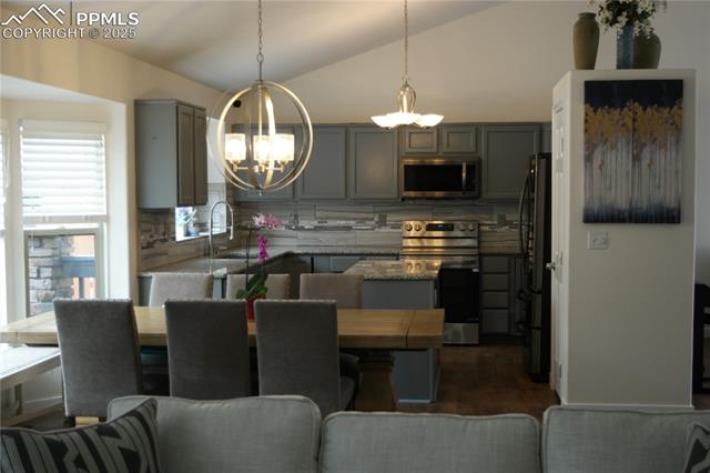 5750 Grapevine Drive