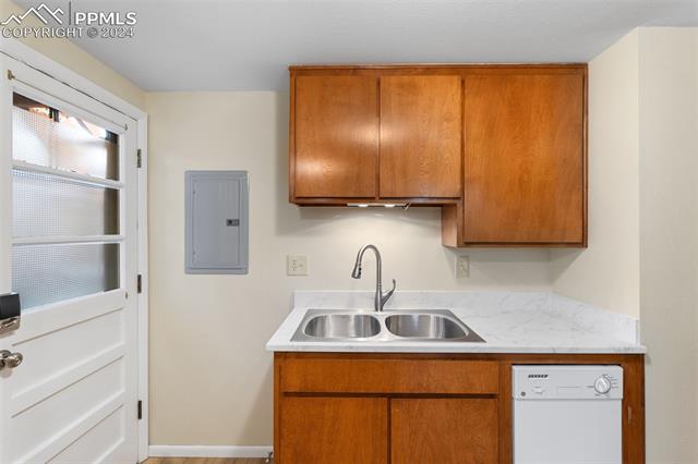 1330 N El Paso Street