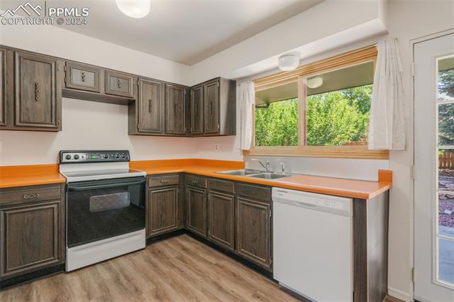 3055 W Westcliff Drive