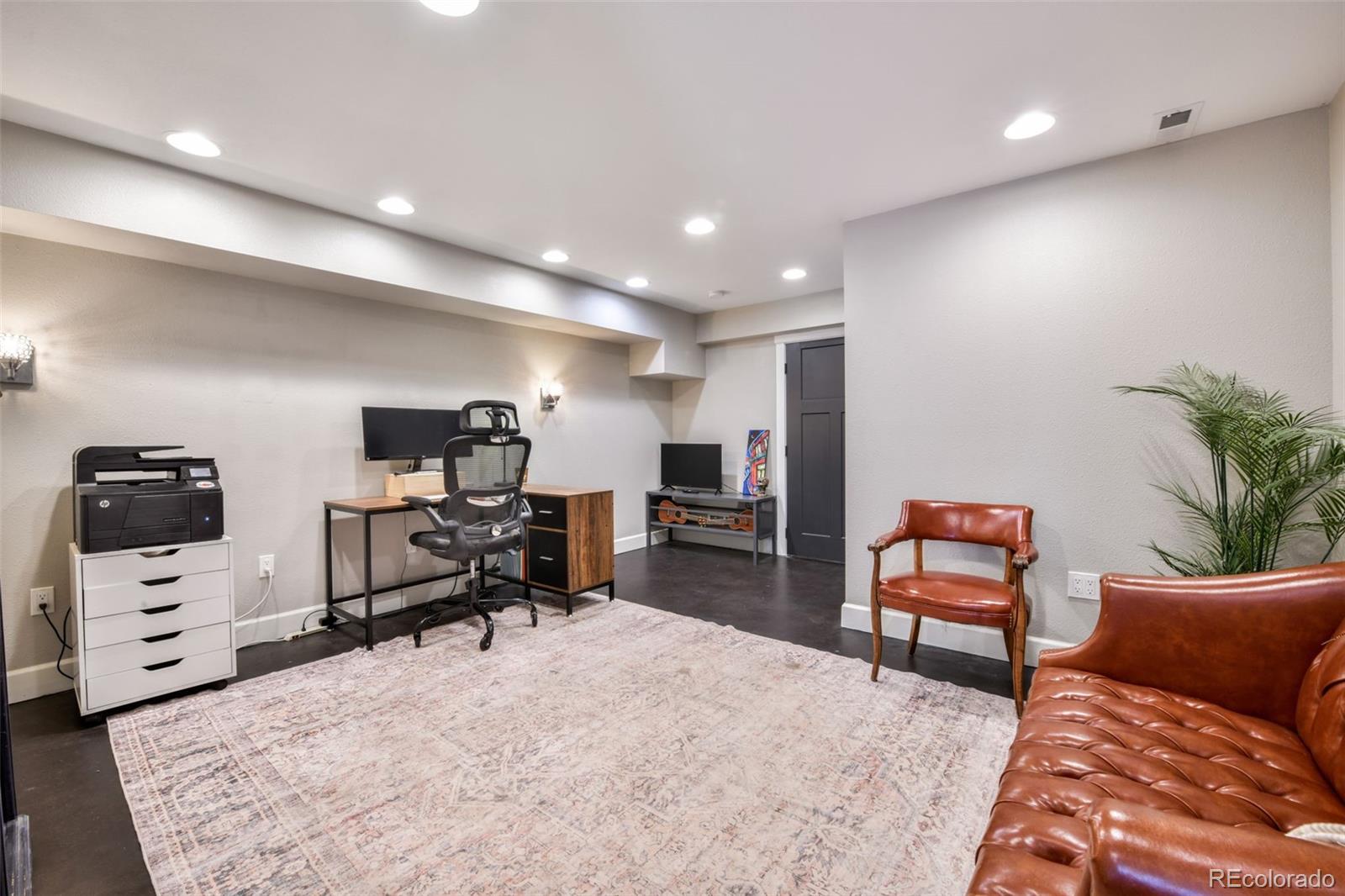 435 Wolverine Way