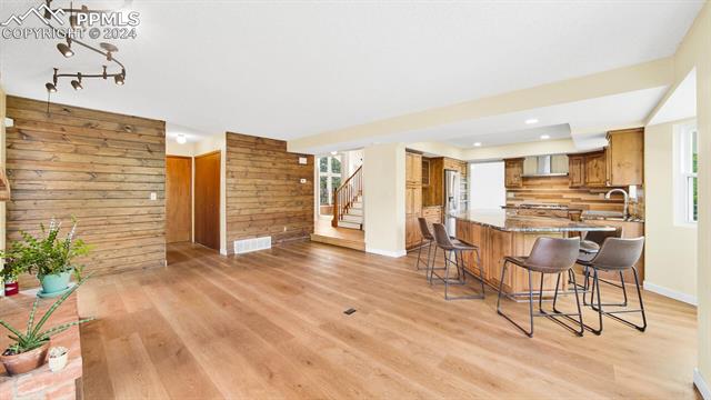 2345 Rossmere Street