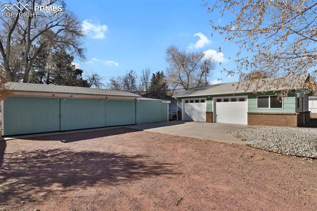 4114 Edwinstowe Avenue