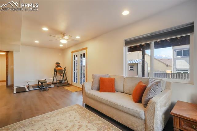 3656 N HANCOCK Avenue