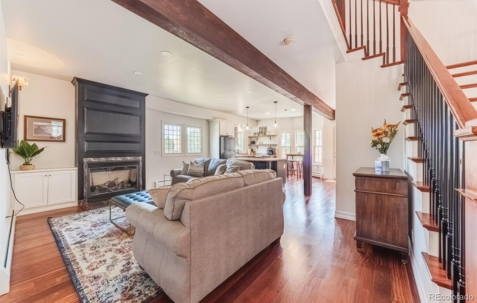 13 Oak Place