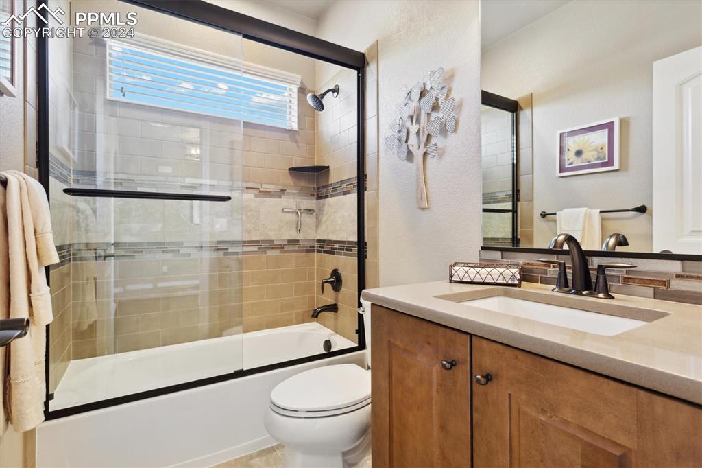 3256 Waterfront Drive