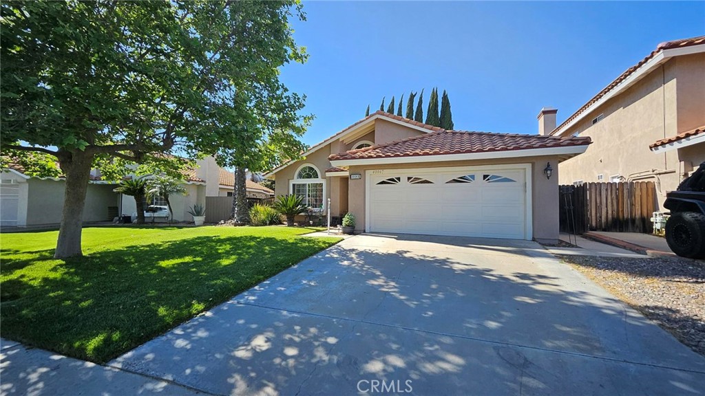 40063 Avenida Venida