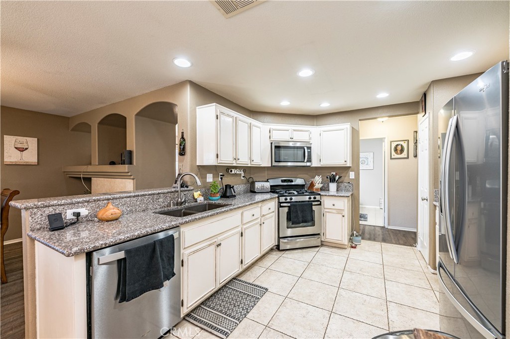 26754 Mountain Glen Drive