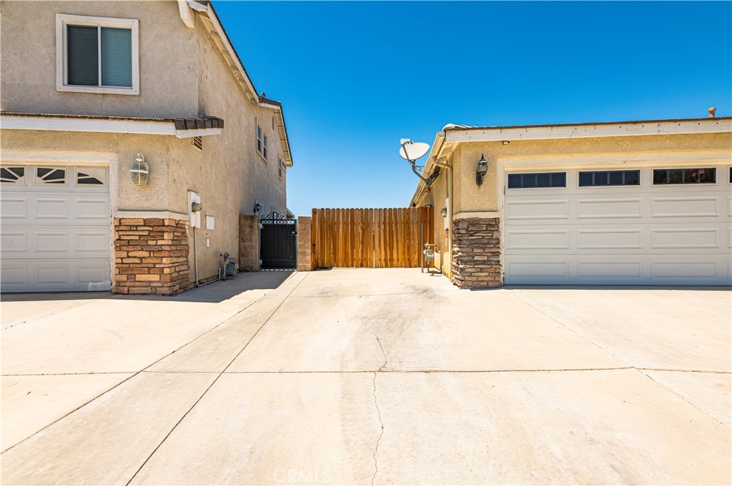 26754 Mountain Glen Drive