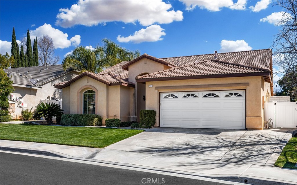 1596 Thunderbird Road