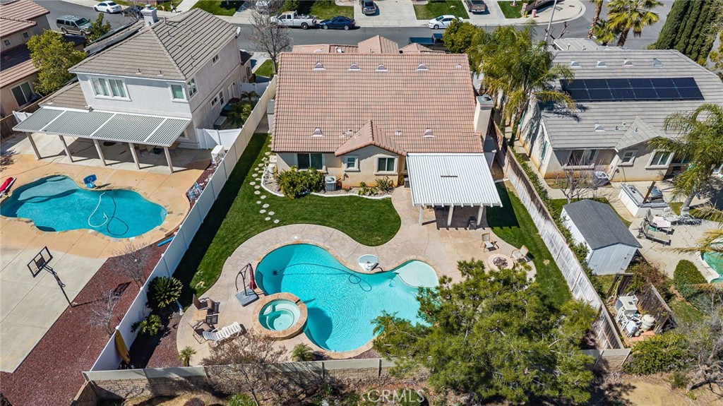 1596 Thunderbird Road