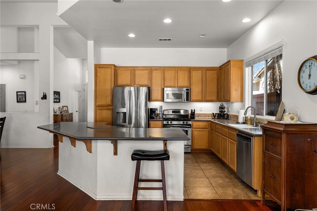 1596 Thunderbird Road