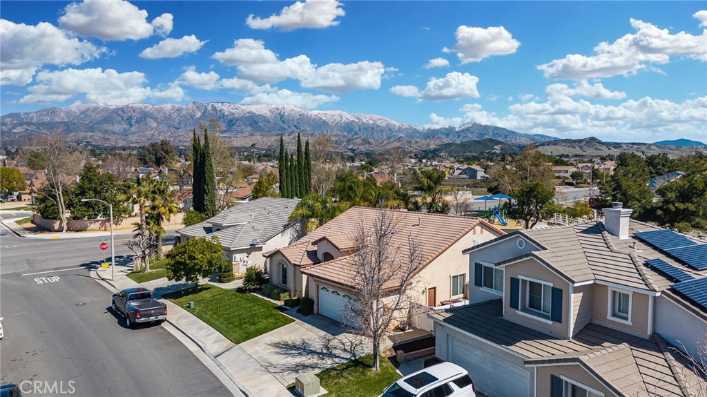 1596 Thunderbird Road