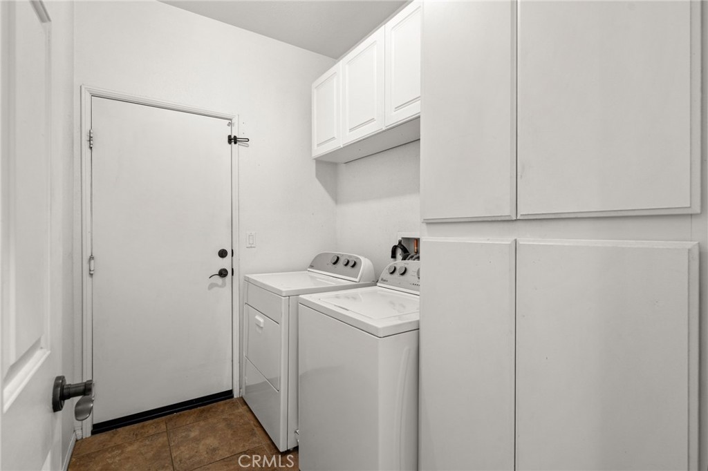 1596 Thunderbird Road