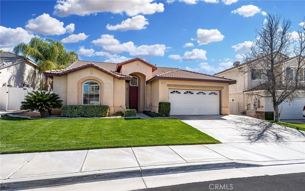 1596 Thunderbird Road