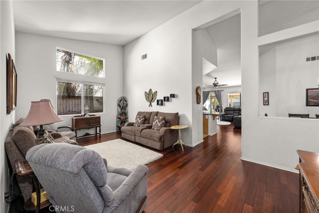 1596 Thunderbird Road