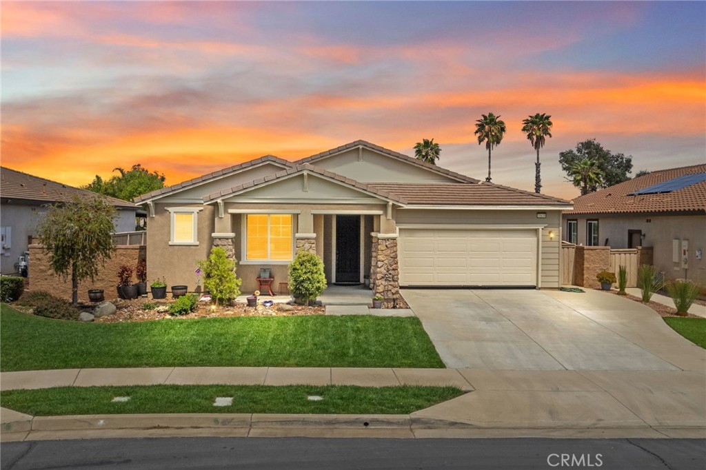 35638 Desert Rose Way