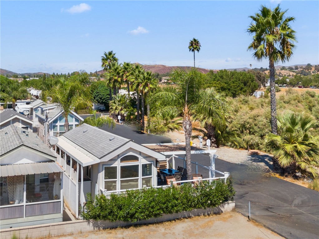 32000 Riverside Dr. J-8