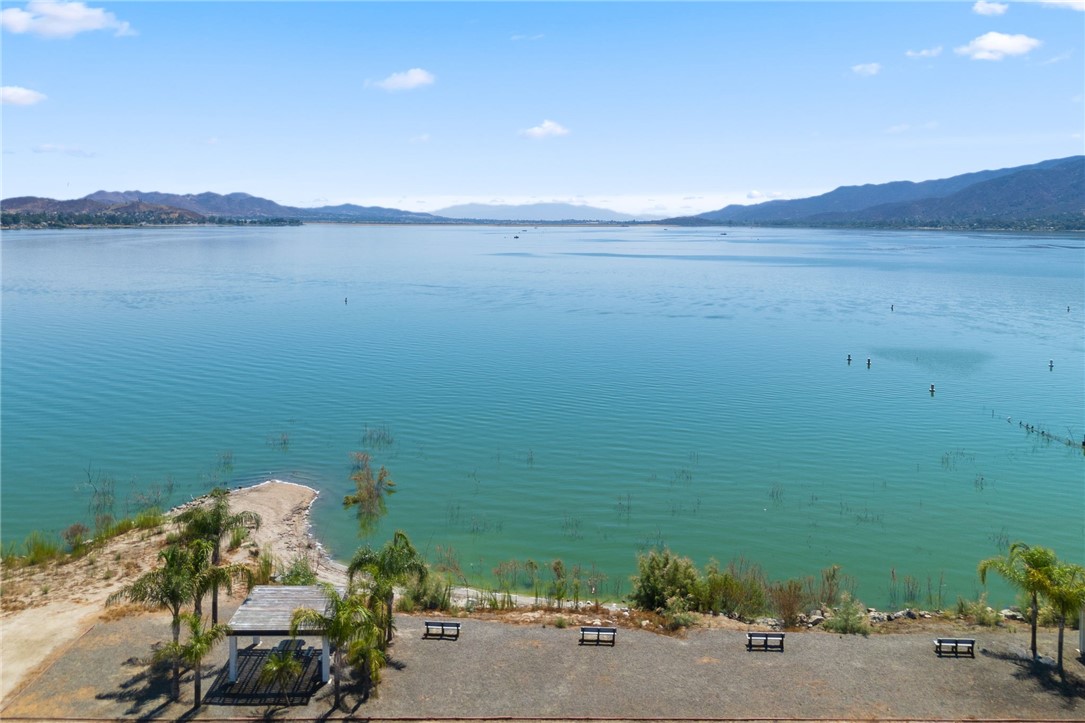 32000 Riverside Dr. J-8
