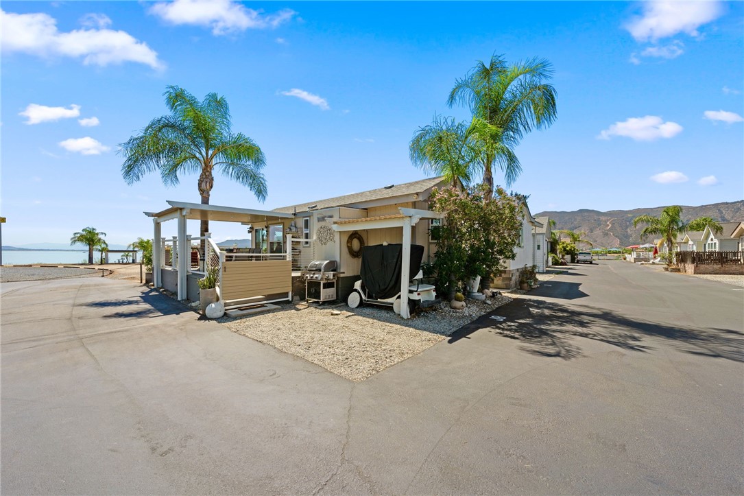 32000 Riverside Dr. J-8