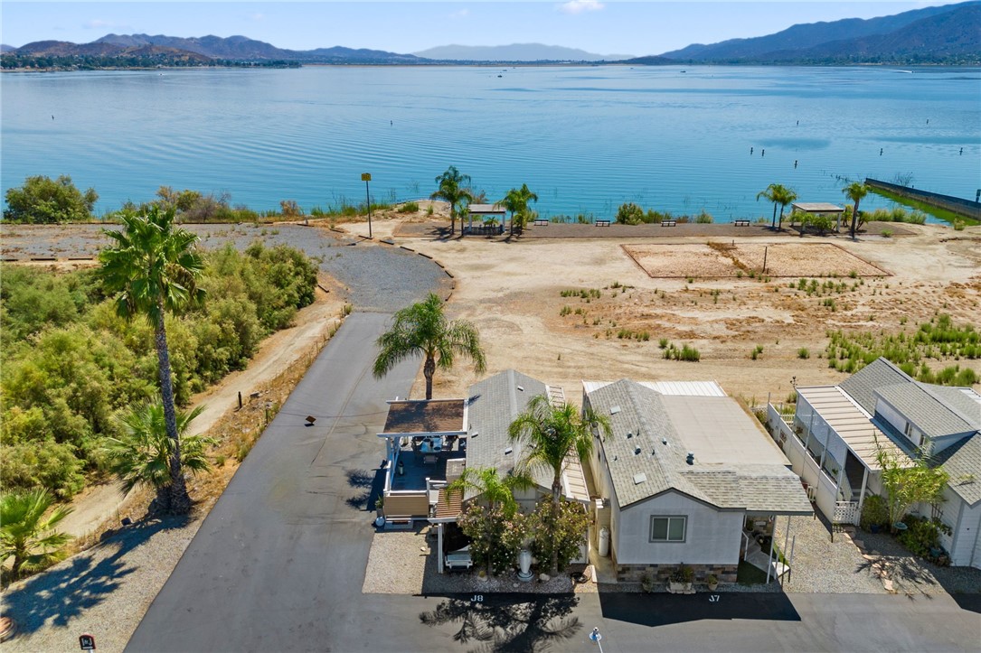 32000 Riverside Dr. J-8