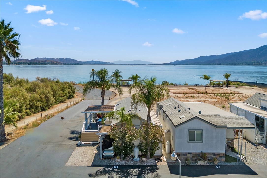32000 Riverside Dr. J-8