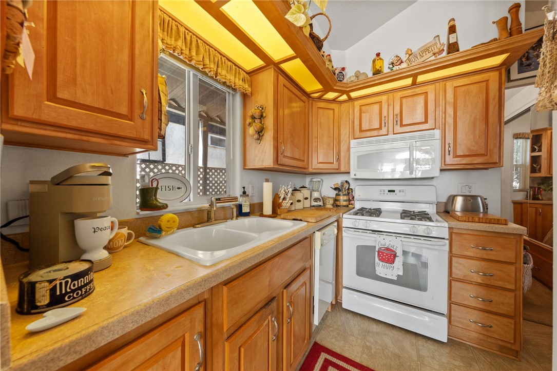 32000 Riverside Dr. J-8