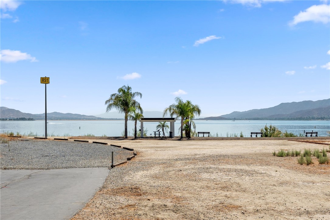 32000 Riverside Dr. J-8