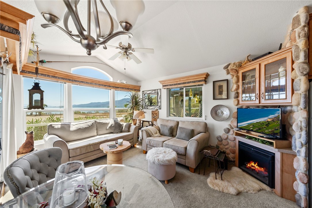 32000 Riverside Dr. J-8