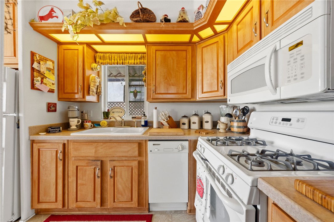 32000 Riverside Dr. J-8