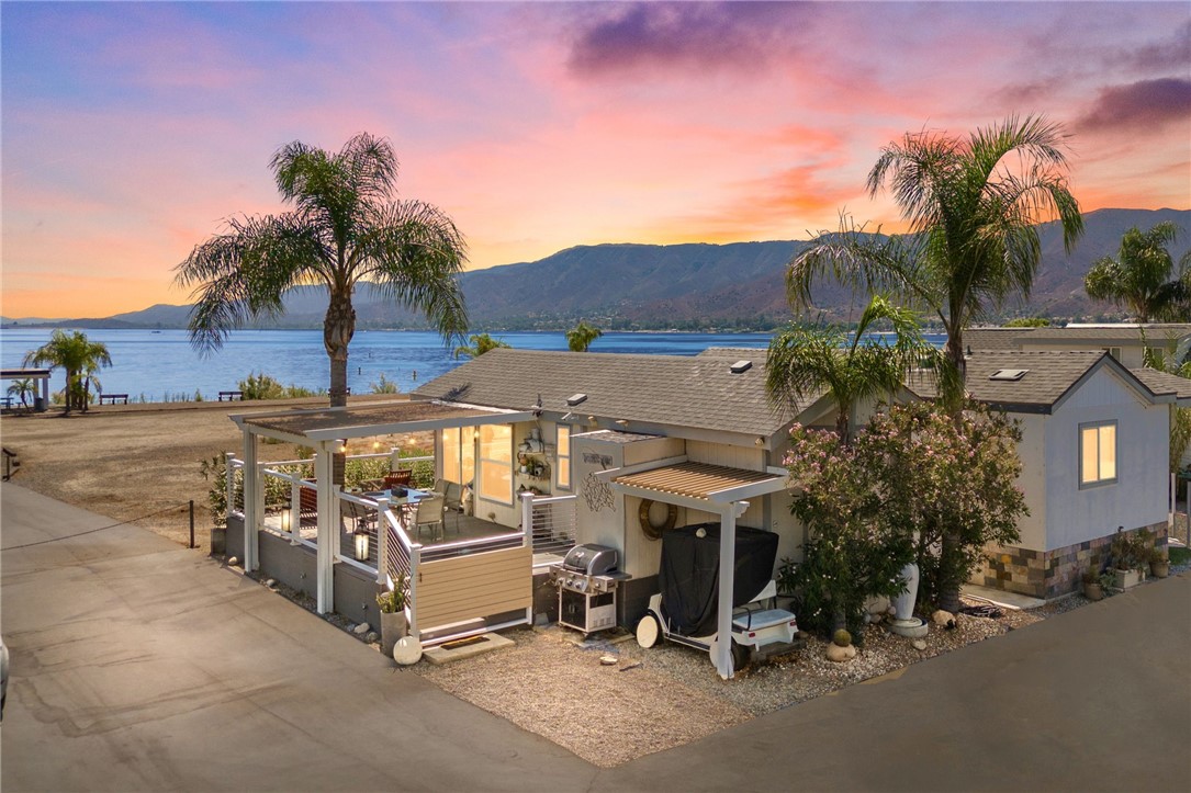 32000 Riverside Dr. J-8