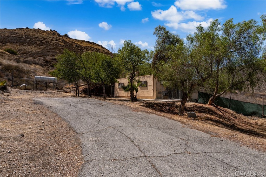 27297 Lindell Road